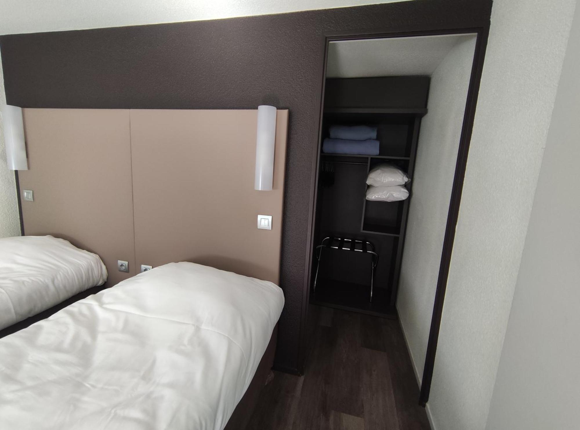 Campanile Sable-Sur-Sarthe Vion Hotell Exteriör bild
